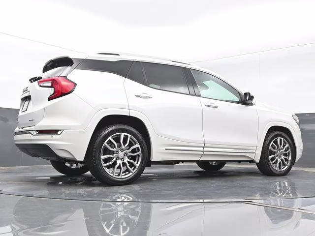2022 White Frost Tricoat GMC Terrain Denali AWD SUV