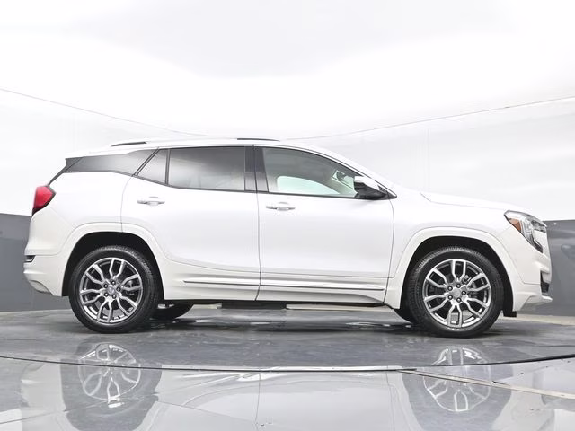 2022 White Frost Tricoat GMC Terrain Denali AWD SUV