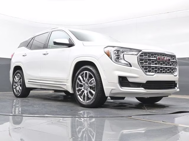 2022 White Frost Tricoat GMC Terrain Denali AWD SUV