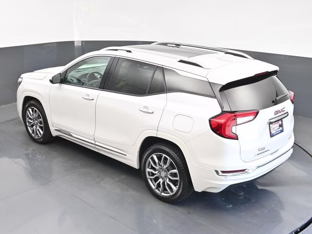2022 White Frost Tricoat GMC Terrain Denali AWD SUV