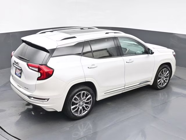 2022 White Frost Tricoat GMC Terrain Denali AWD SUV