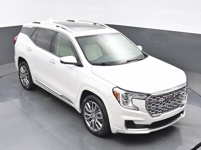 2022 White Frost Tricoat GMC Terrain Denali AWD SUV
