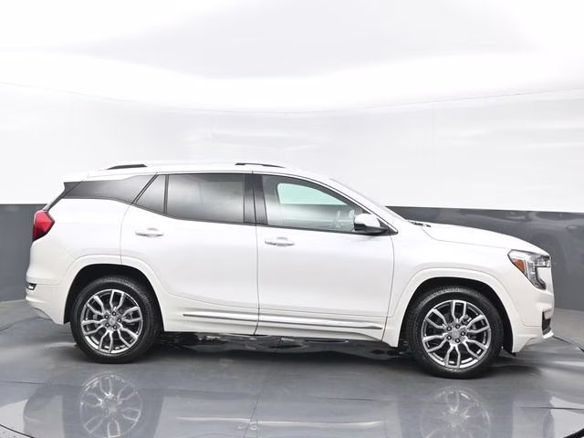2022 White Frost Tricoat GMC Terrain Denali AWD SUV