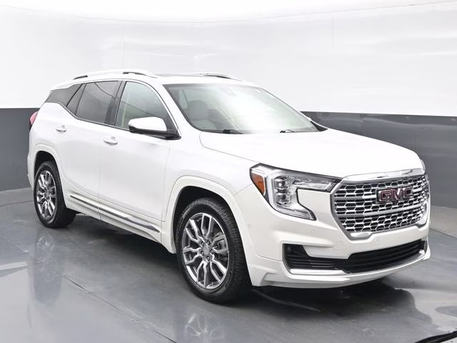 2022 White Frost Tricoat GMC Terrain Denali AWD SUV