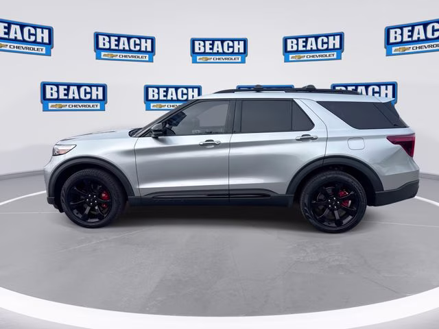2023 Silver Metallic Ford Explorer ST 4X4 SUV