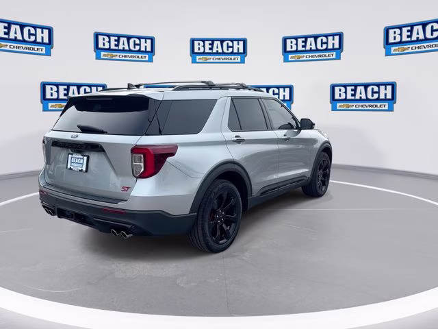 2023 Silver Metallic Ford Explorer ST 4X4 SUV
