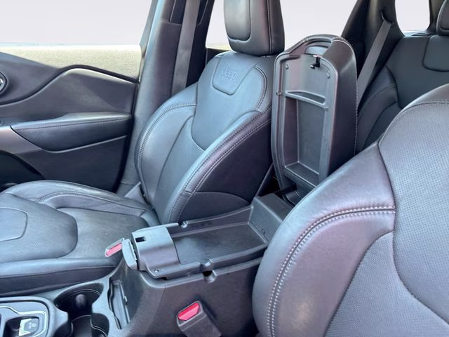 2021 Sangria Metallic Clearcoat Jeep Cherokee Latitude Lux 4X4 SUV