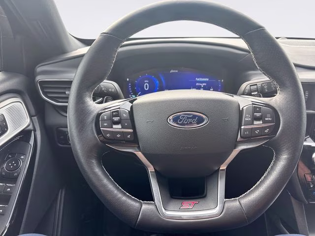 2023 Silver Metallic Ford Explorer ST 4X4 SUV
