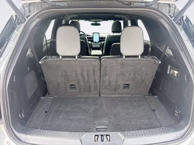 2023 Silver Metallic Ford Explorer ST 4X4 SUV