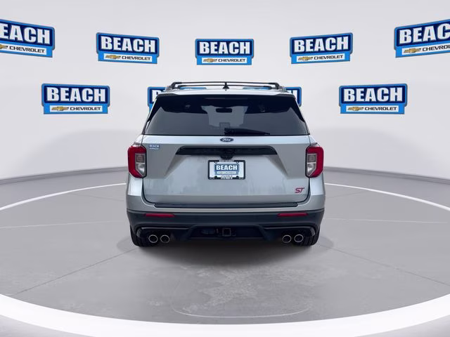 2023 Silver Metallic Ford Explorer ST 4X4 SUV