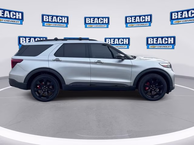 2023 Silver Metallic Ford Explorer ST 4X4 SUV
