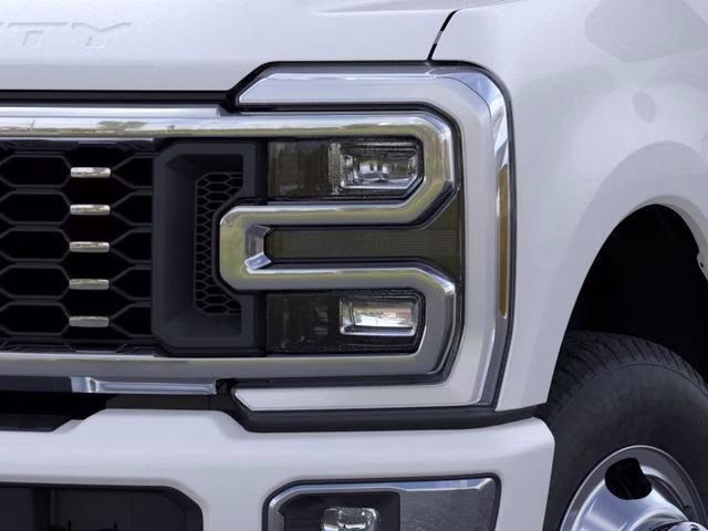 2026 Star White Metallic Tri-Coat Ford Super Duty F-350 DRW XL DRW 4X4 Truck