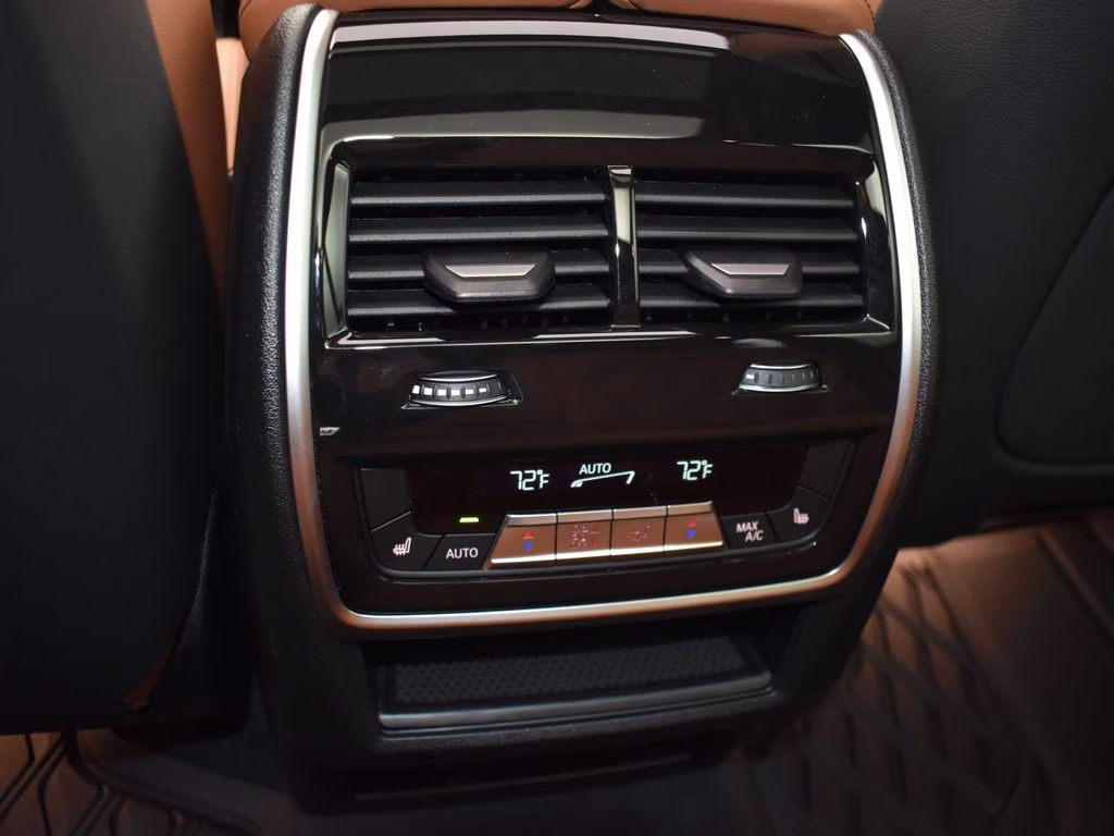 2026 Mineral White Metallic BMW X5 xDrive40i AWD SUV