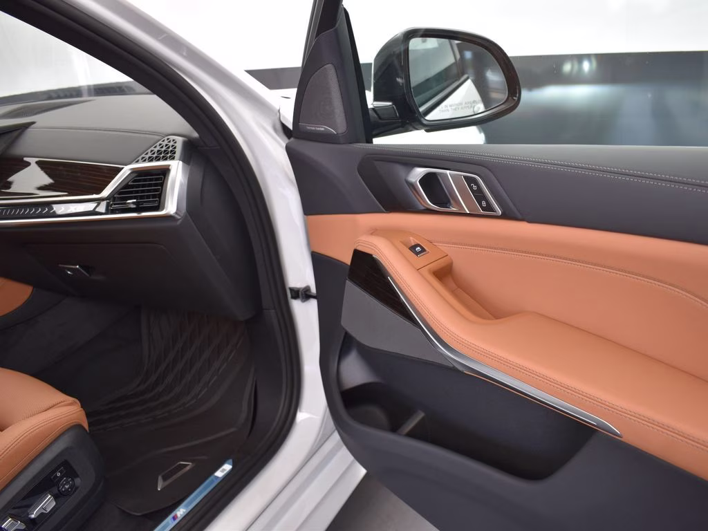 2026 Mineral White Metallic BMW X5 xDrive40i AWD SUV