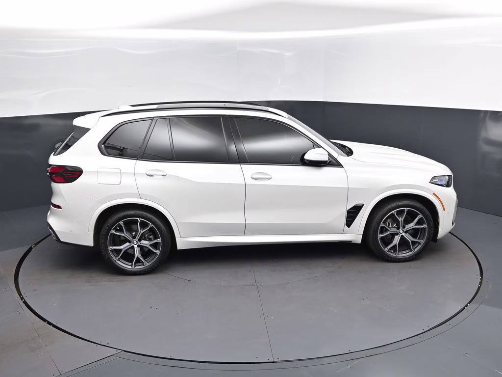 2026 Mineral White Metallic BMW X5 xDrive40i AWD SUV