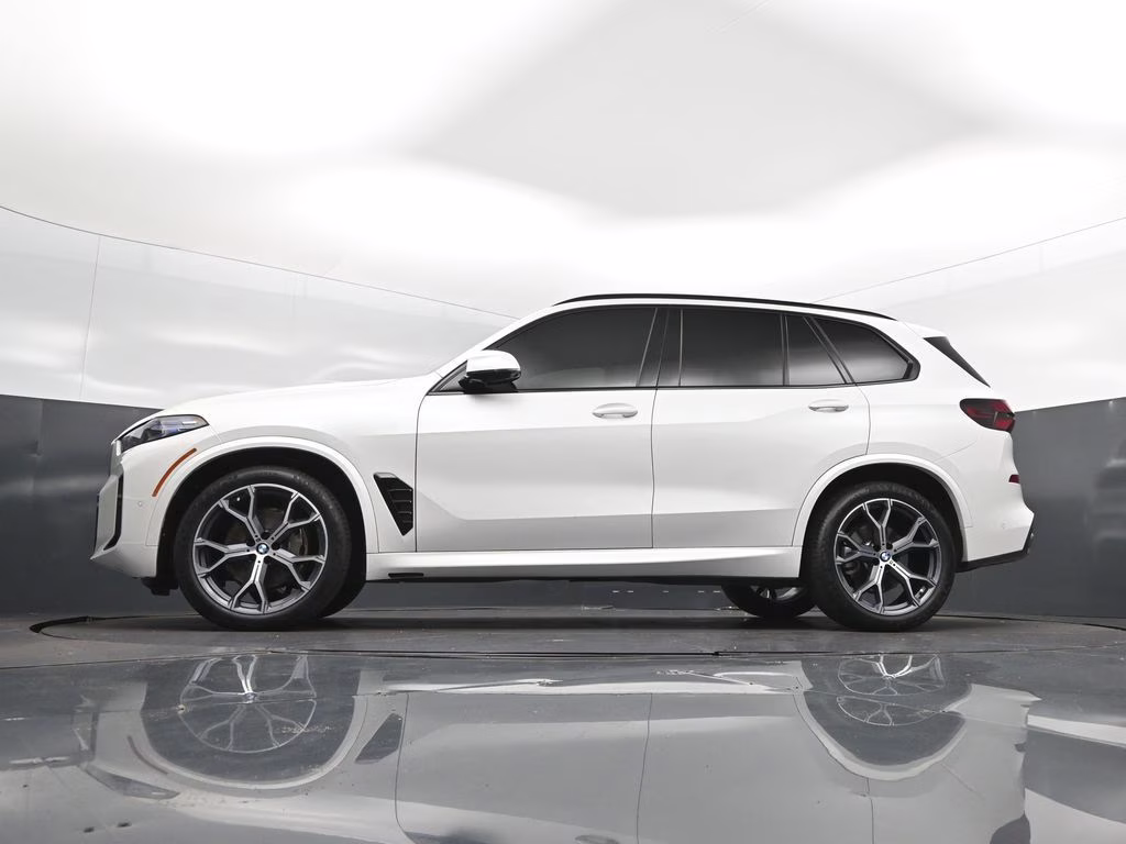 2026 Mineral White Metallic BMW X5 xDrive40i AWD SUV