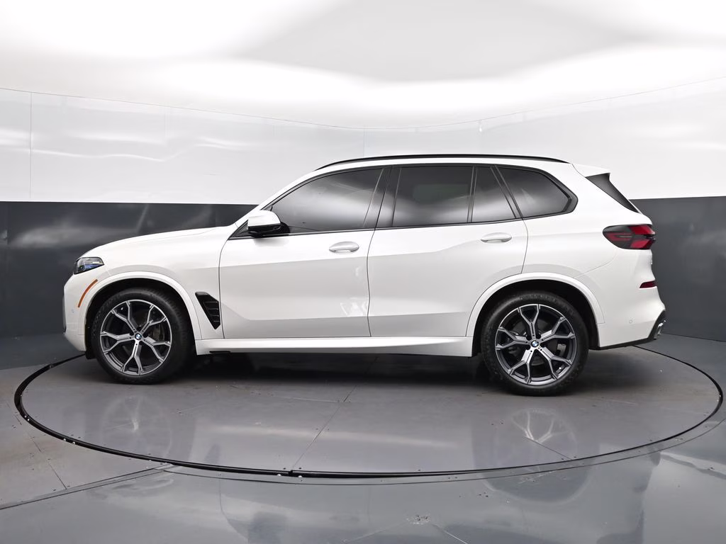 2026 Mineral White Metallic BMW X5 xDrive40i AWD SUV
