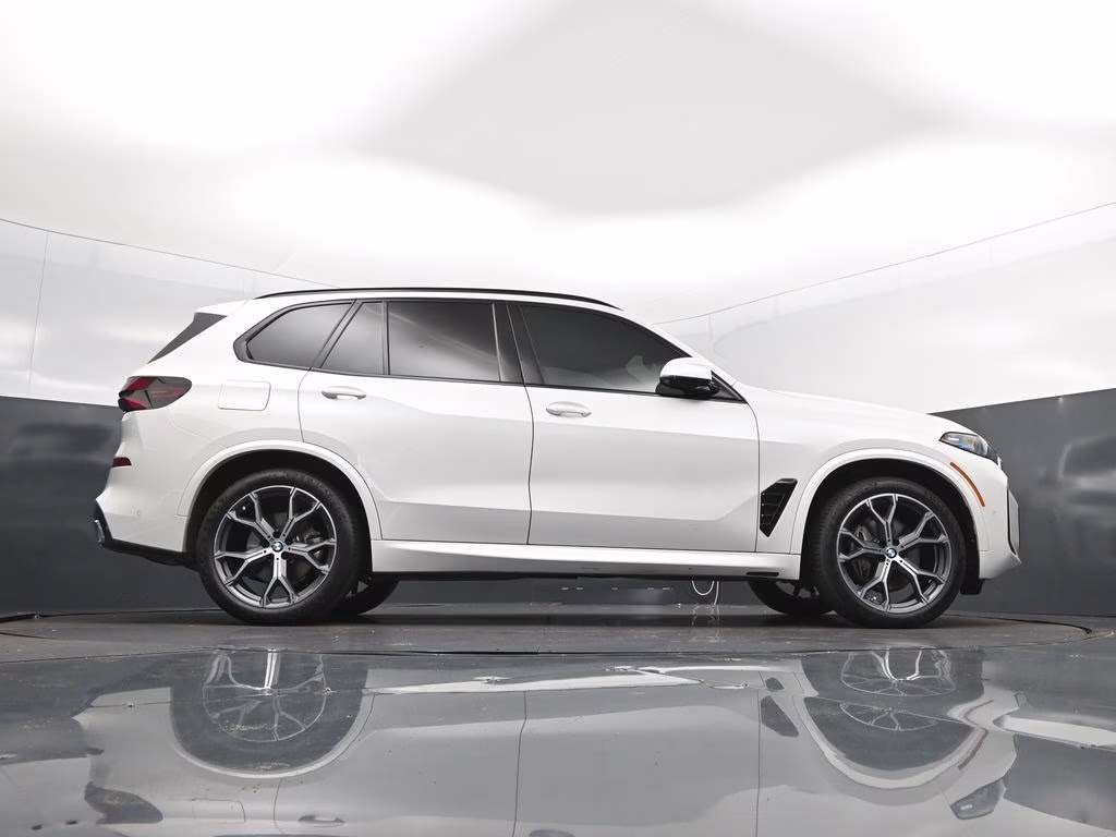 2026 Mineral White Metallic BMW X5 xDrive40i AWD SUV
