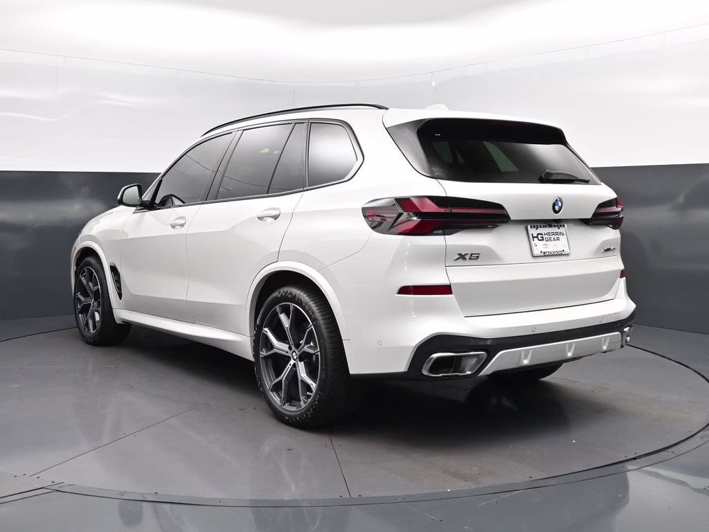 2026 Mineral White Metallic BMW X5 xDrive40i AWD SUV