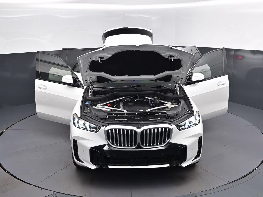 2026 Mineral White Metallic BMW X5 xDrive40i AWD SUV