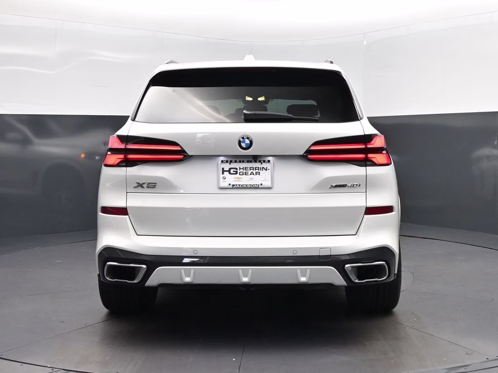 2026 Mineral White Metallic BMW X5 xDrive40i AWD SUV