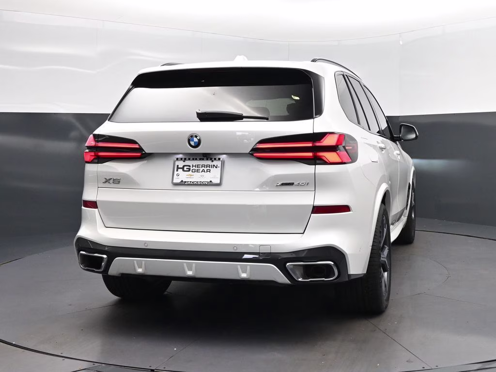 2026 Mineral White Metallic BMW X5 xDrive40i AWD SUV