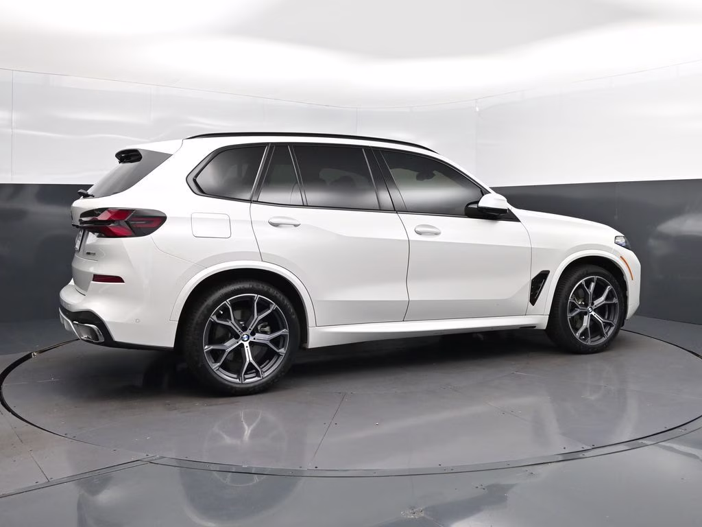 2026 Mineral White Metallic BMW X5 xDrive40i AWD SUV