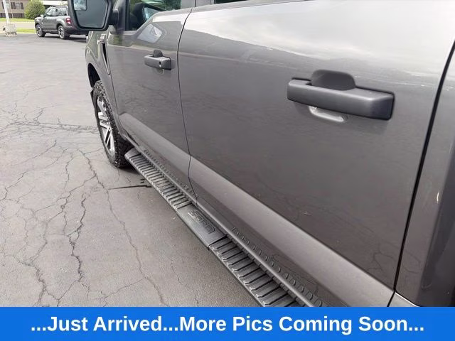2022 Gray Metallic Ford F-150 XL 4X4 Truck