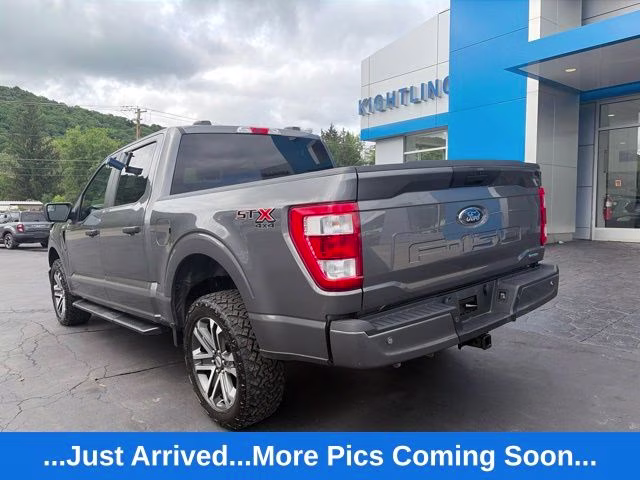 2022 Gray Metallic Ford F-150 XL 4X4 Truck