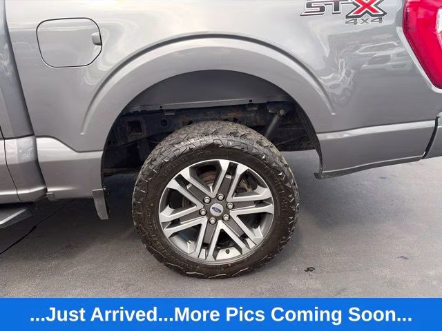 2022 Gray Metallic Ford F-150 XL 4X4 Truck