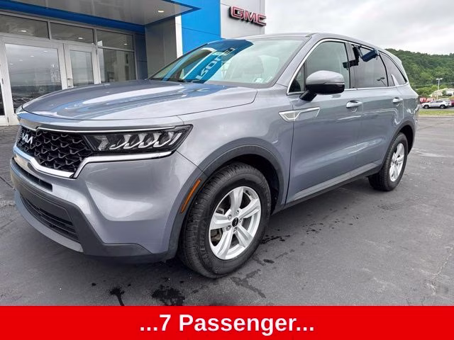 2023 Silver Kia Sorento LX FWD SUV
