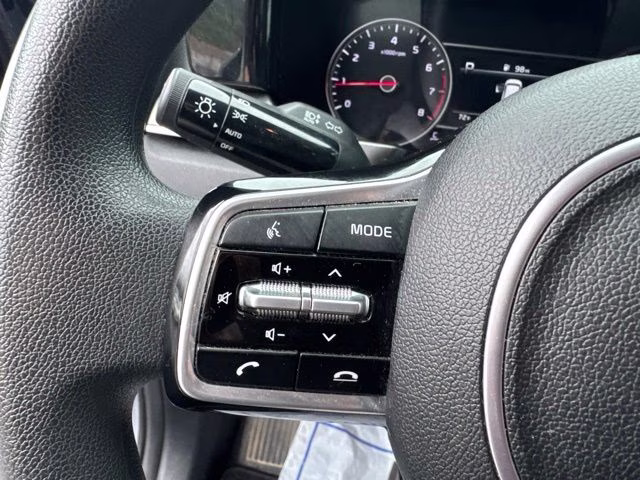 2023 Silver Kia Sorento LX FWD SUV