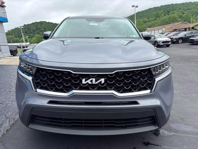 2023 Silver Kia Sorento LX FWD SUV
