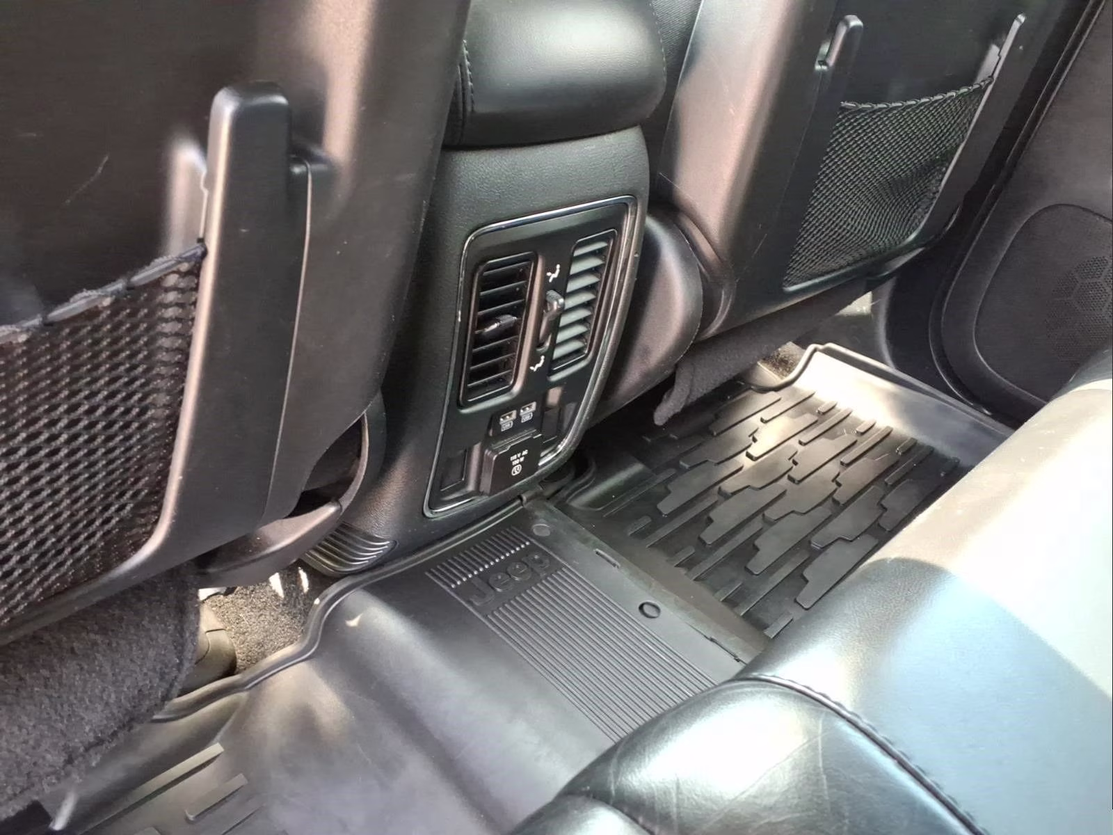 2020 Diamond Black Jeep Grand Cherokee Limited 4X4 SUV