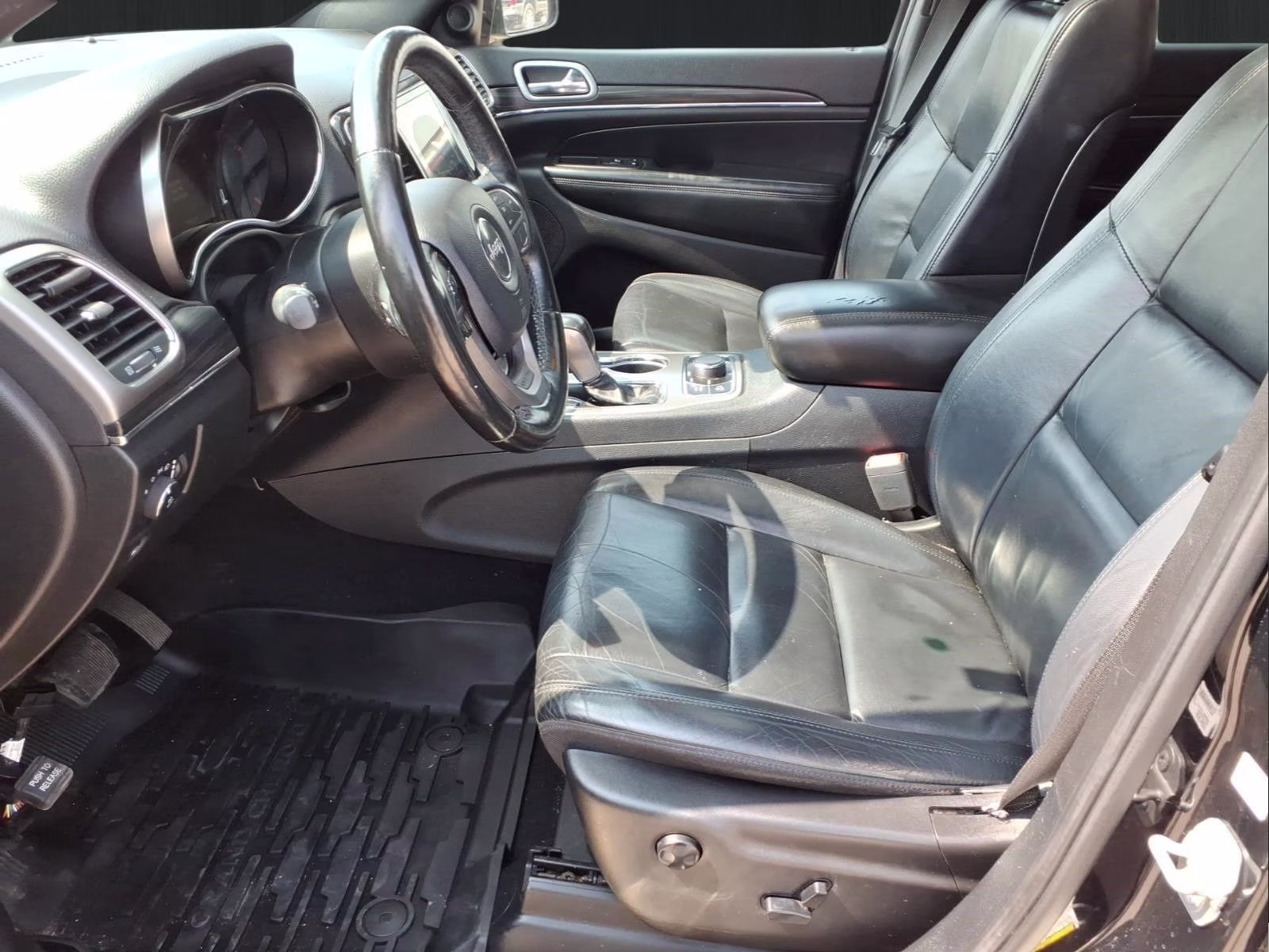 2020 Diamond Black Jeep Grand Cherokee Limited 4X4 SUV