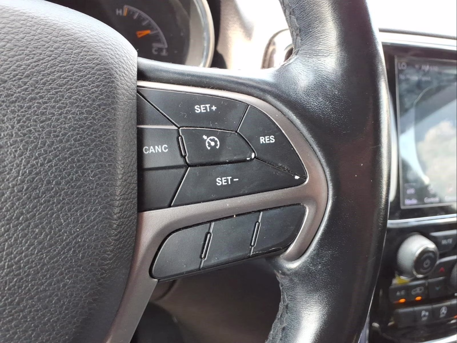 2020 Diamond Black Jeep Grand Cherokee Limited 4X4 SUV