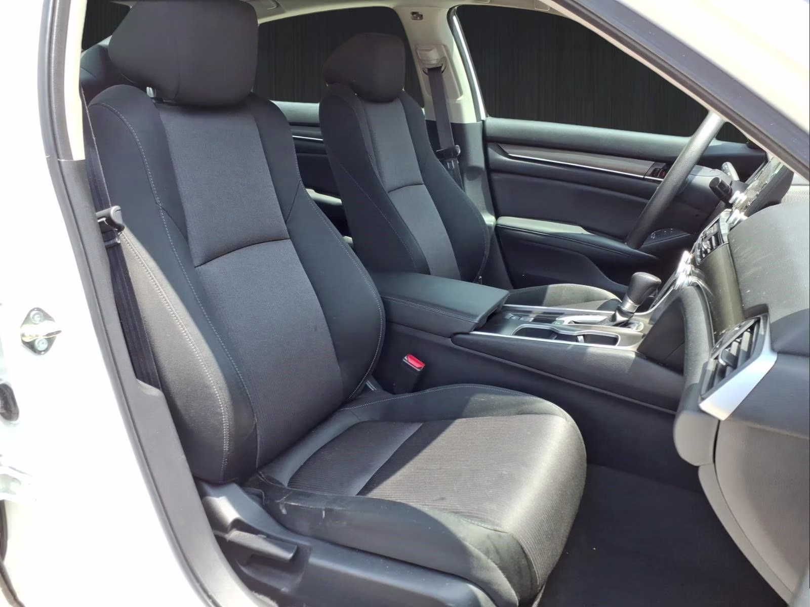 2020 Platinum White Pearl Honda Accord LX FWD Sedan