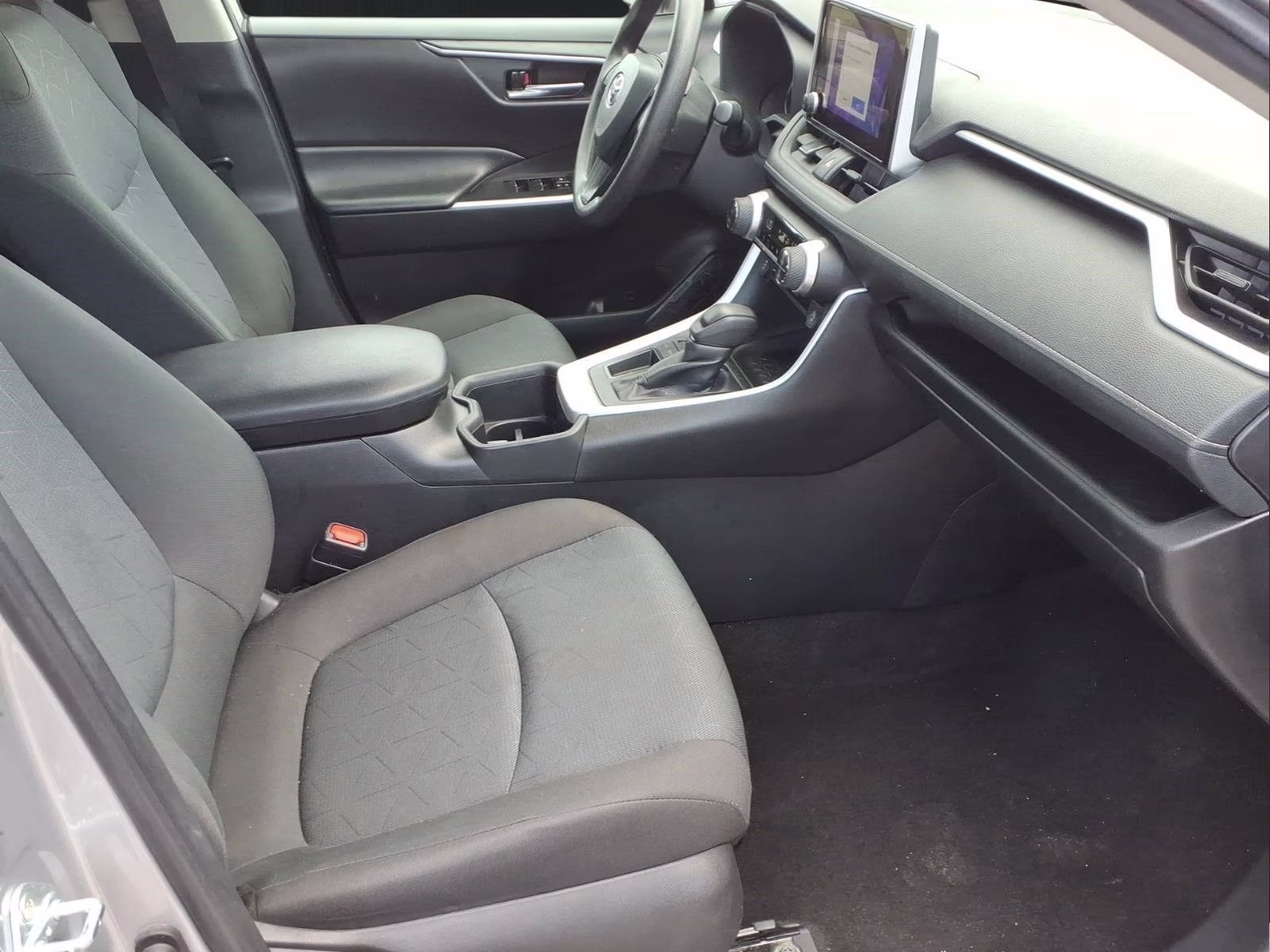 2024 Silver Sky Metallic Toyota RAV4 XLE FWD SUV