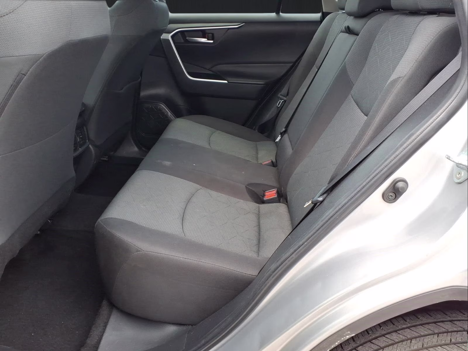 2024 Silver Sky Metallic Toyota RAV4 XLE FWD SUV
