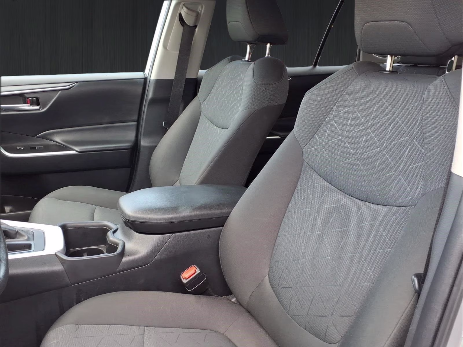 2024 Silver Sky Metallic Toyota RAV4 XLE FWD SUV