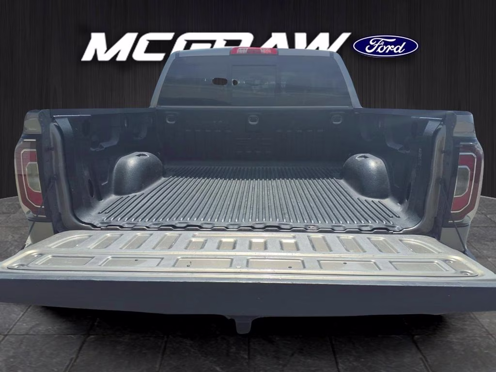 2017 PEPPERDUST METALLIC GMC Sierra SLT 4X4 Truck