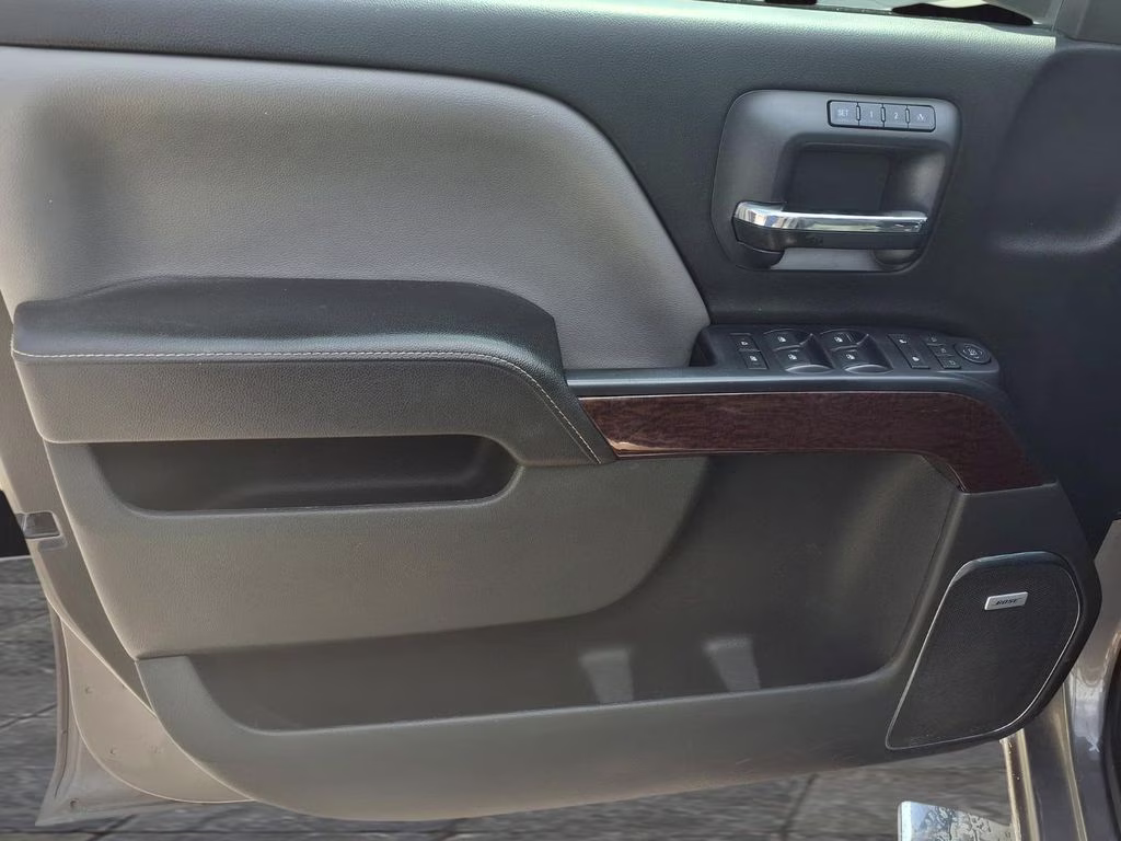 2017 PEPPERDUST METALLIC GMC Sierra SLT 4X4 Truck