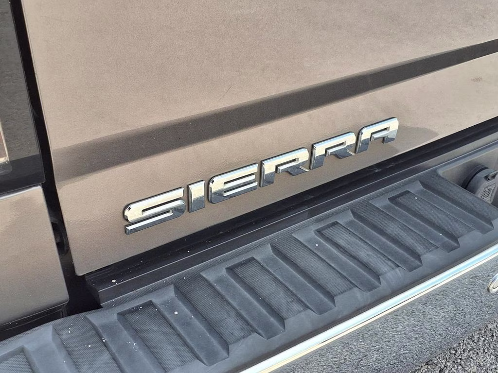 2017 PEPPERDUST METALLIC GMC Sierra SLT 4X4 Truck