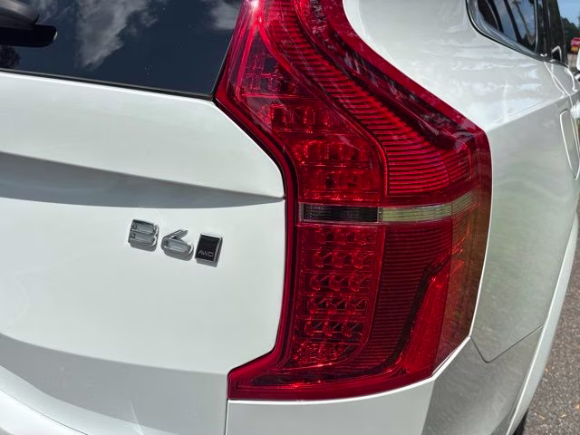 2024 Crystal White Volvo XC90 Ultimate AWD SUV