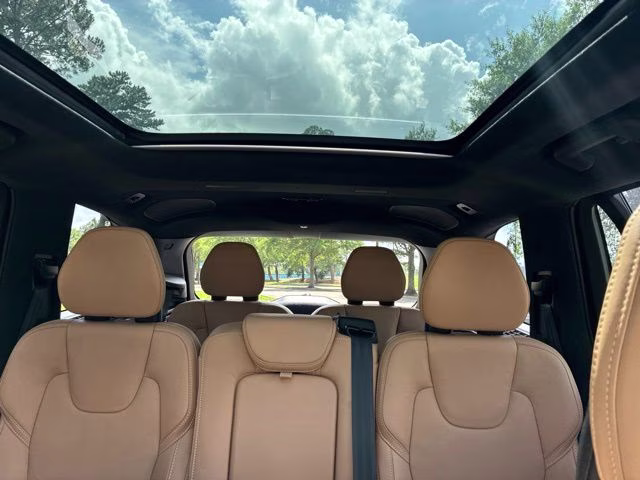 2024 Crystal White Volvo XC90 Ultimate AWD SUV