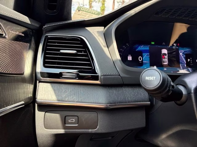 2024 Crystal White Volvo XC90 Ultimate AWD SUV