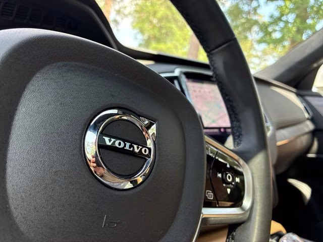 2024 Crystal White Volvo XC90 Ultimate AWD SUV