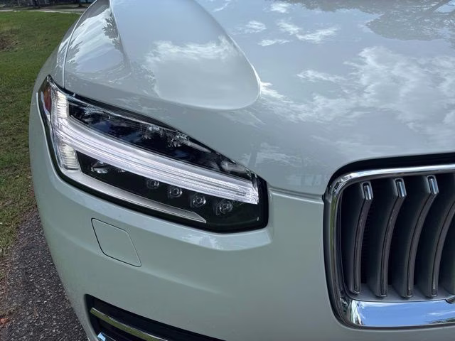 2024 Crystal White Volvo XC90 Ultimate AWD SUV