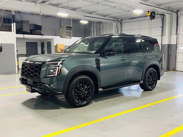 2026 Alpine Metallic/Super Blk Nissan Armada PRO-4X 4X4 SUV