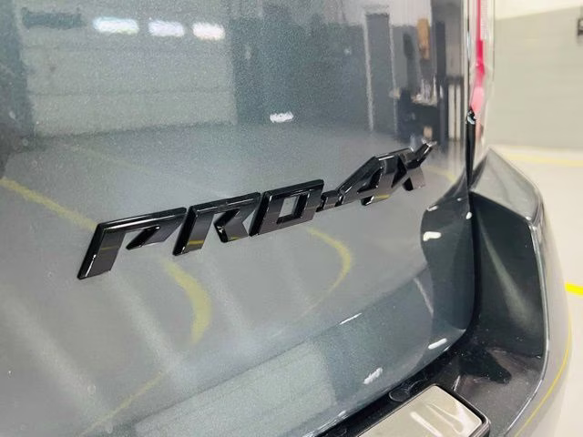 2026 Alpine Metallic/Super Blk Nissan Armada PRO-4X 4X4 SUV